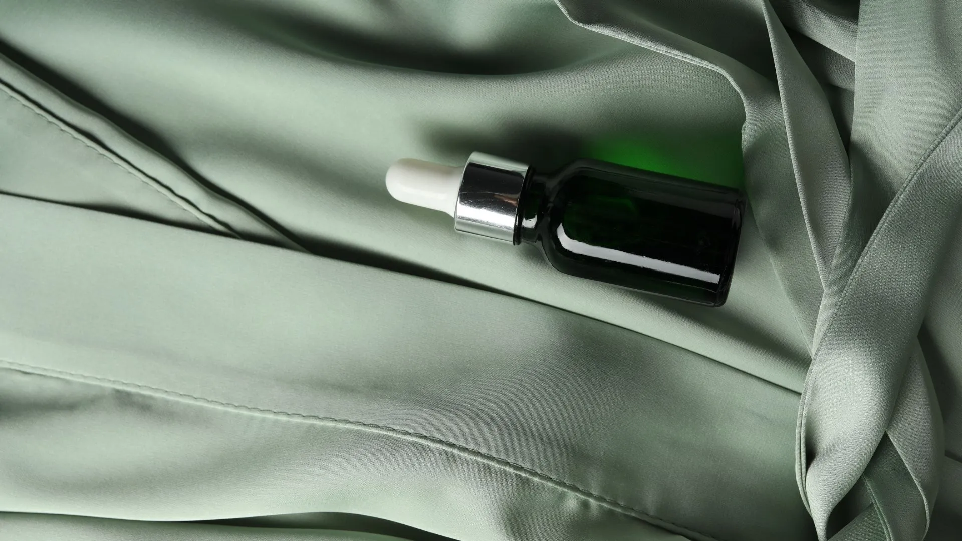 Гидрофильное масло: зачем оно нужно и как работает?